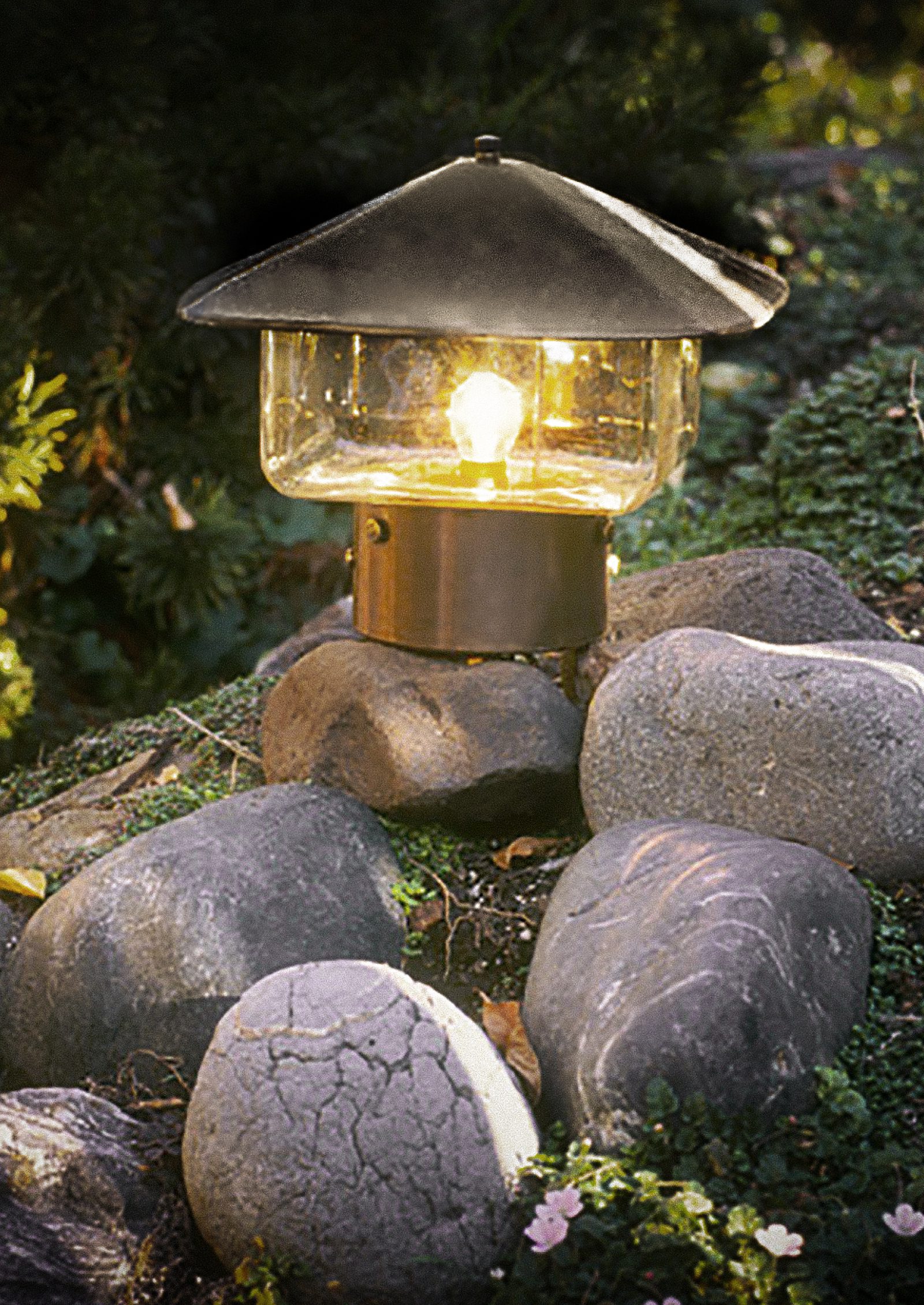 Solid Bronze Garden Lamp